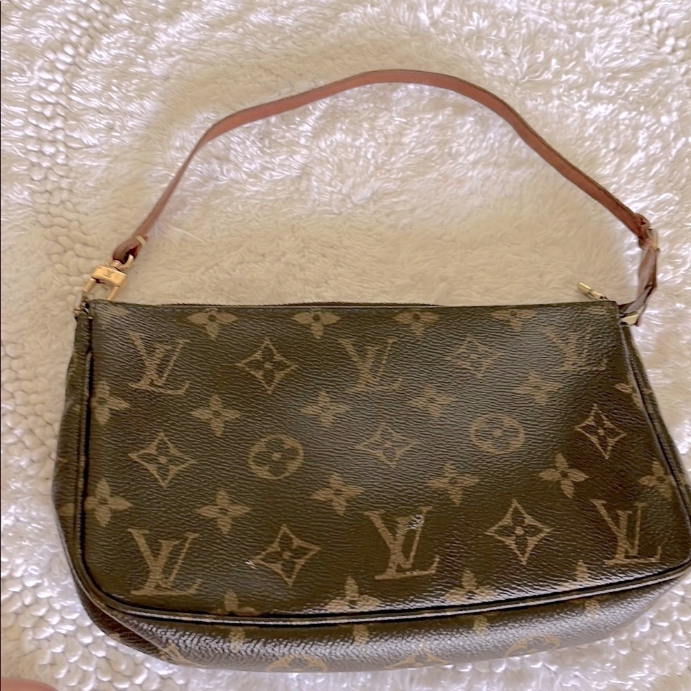 Louis Vuitton Brown Monogram Shoulder Bag with Gold Hardware Preloved - Picture 4 of 13